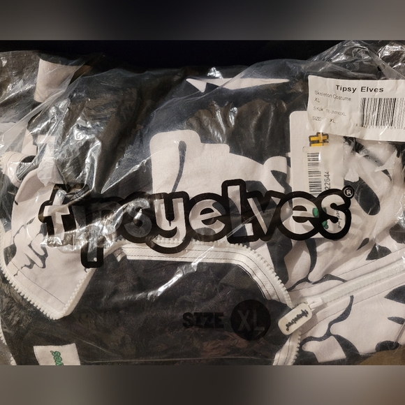 Tipsy Elves Unisex Skeleton Costume - Picture 10 of 14